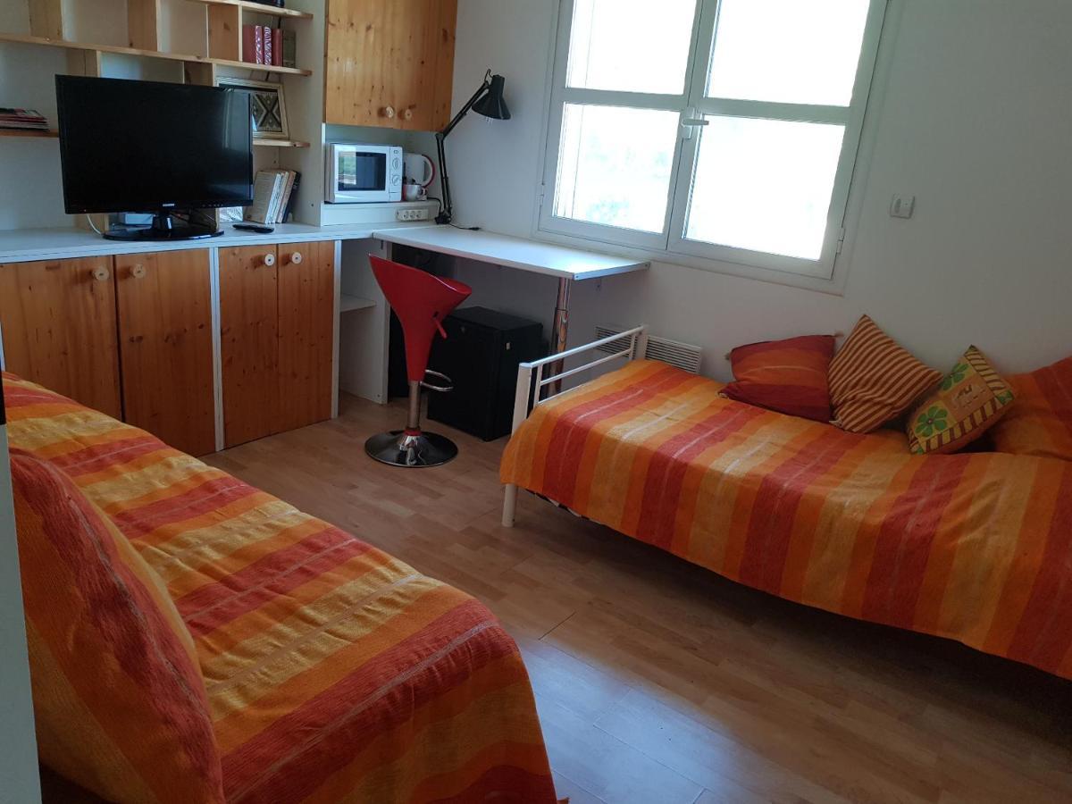 La Croisee Des Chemins Bed & Breakfast กัลวีสซง ภายนอก รูปภาพ