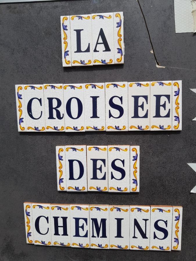 La Croisee Des Chemins Bed & Breakfast กัลวีสซง ภายนอก รูปภาพ